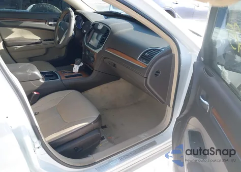 2012 Chrysler 300C Luxury Series z USA, uszkodzony, nr VIN 2C3CCAPT5CH253894